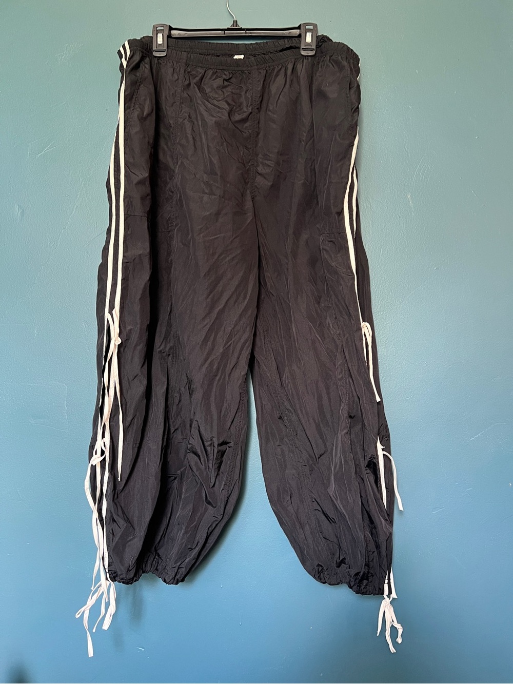 Daily Practice - Anthropologie Full Twist Bow Tie black & White Track pants 2X